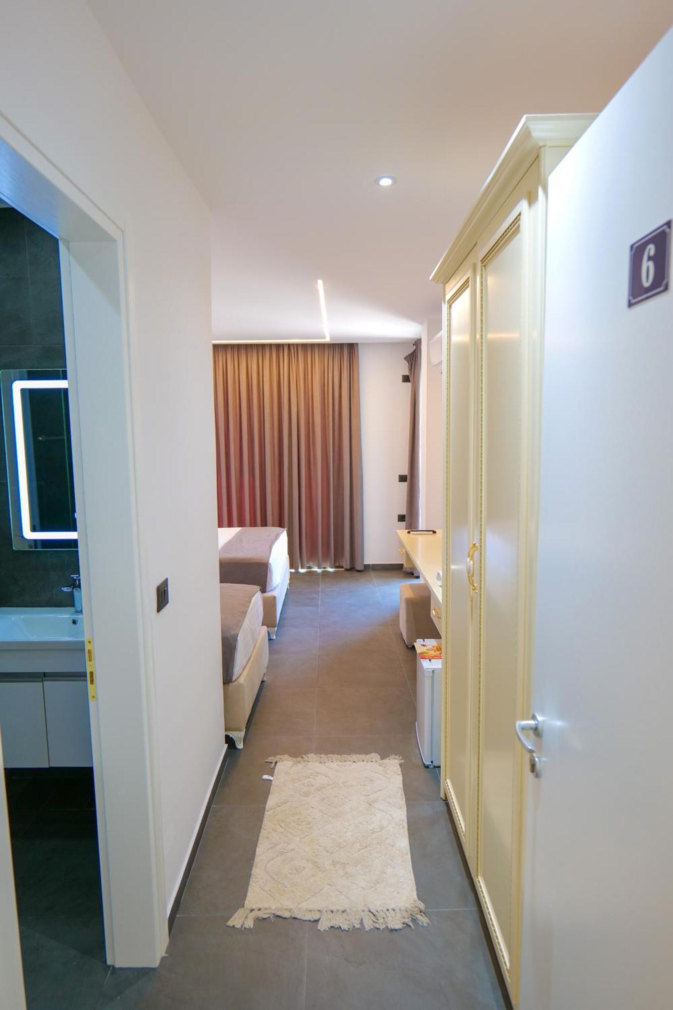 Hotel Celaj Vlore Exterior photo