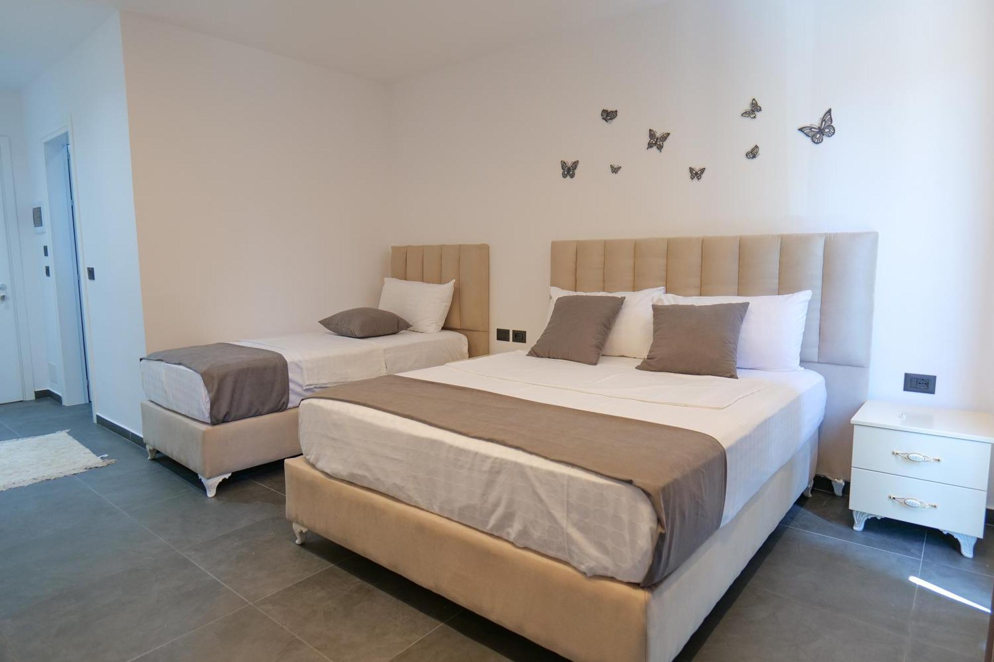 Hotel Celaj Vlore Exterior photo